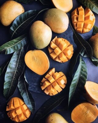 Mangoes India,Alphonso mangoes,Mango varieties,Mango production,India mango tour,Indian mango types,Mango cultivation India,Mango flavors,Chausa mango,Banganapalli mango