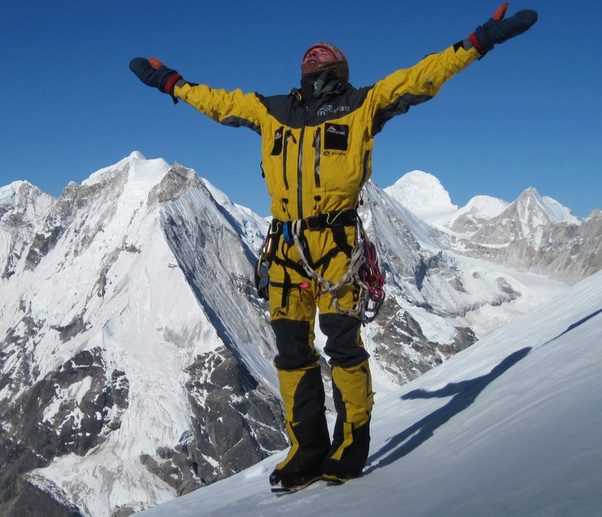 K2 climb,Marty Schmidt,Himalayan mountaineer,Everest,Climbing techniques,Sherpas,Summit attempt,Outdoor survival,Experienced climber,Death rate